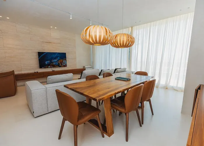 Villa Eos Coast Palase *