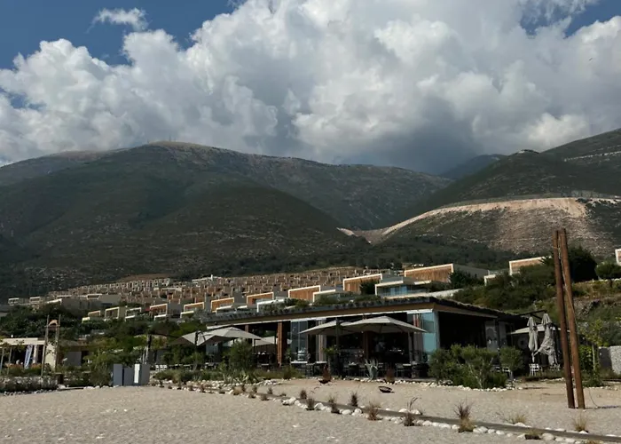 Villa Eos Coast Palase Vlore